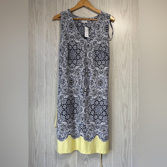 Avenue Sleeveless Medallion Print Shift Dress Navy/White/Yellow Size 14/16 NWT - Picture 1 of 3